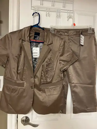 Women’s 2 Pieces Suit New, View more