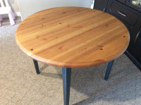 42” round dining wood table