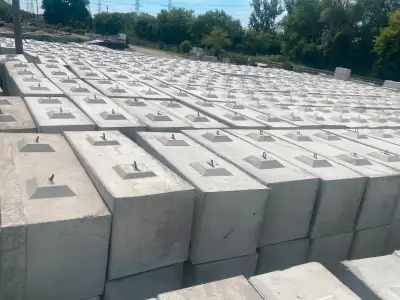 2x2x6' blocks - weight is 3,200lbs $125 per block 2x2x3' blocks- weight is 1,600lbs $65 per block **...