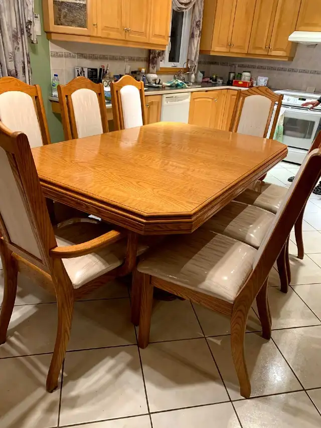 Set de cuisine en bois massif  in Dining Tables & Sets in Longueuil / South Shore - Image 5