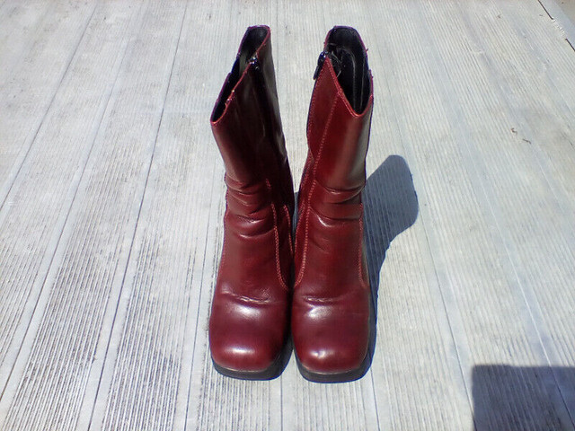 Lower East Side Chunky HIGH HEEL Women BOOTS - Burgundy Size 9 in Women's - Shoes in Oshawa / Durham Region - Image 2