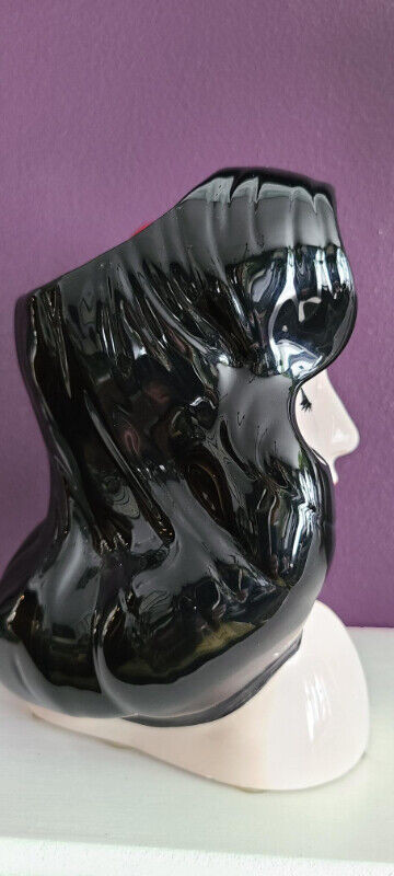 Dita Von Teese Fabulous, Limited Edition, Glamour Head Vase. in Arts & Collectibles in City of Toronto - Image 2
