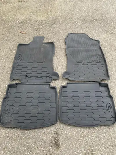 Subaru Outback 2024 winter mats (tapis d’hiver). Used only 2 winters (got a new car). Bought directl...