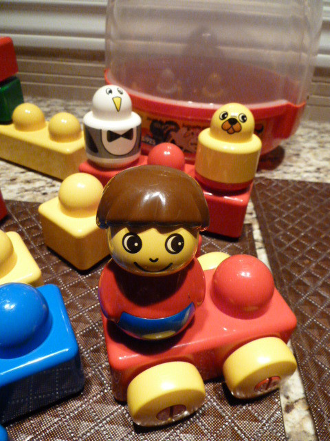 Lego Duplo complete set Vintage 1990 in Toys in Ottawa - Image 2