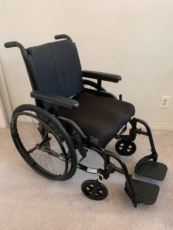 18” Wheelchair in Health & Special Needs in Barrie