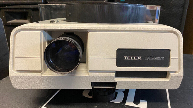 Slide Projector Telex Caramate 3182 -35mm with 80-Slide Carousel in General Electronics in Oshawa / Durham Region