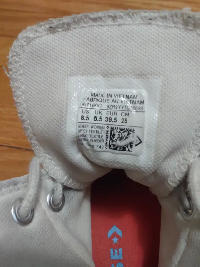 Women's Size US 8.5 Shoes - Converse Chuck Taylor All Star High in Women's - Shoes in City of Toronto - Image 9