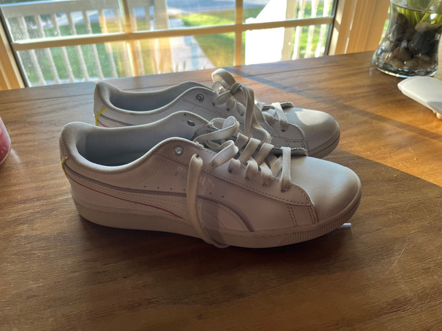 Women’s Puma running shoes size 7 in Women's - Shoes in Stratford - Image 2