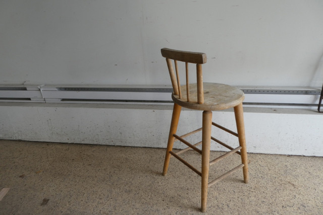 Tabouret en bois ancien dans Art et objets de collection  à Laurentides - Image 4