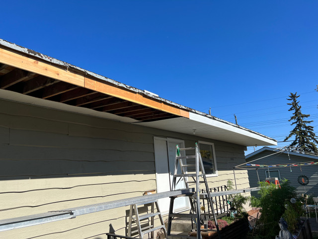 Soffit, fascia, gutter, downspouts, pipe extensions in Roofing in Edmonton - Image 2