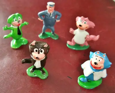 TV-Tinykins Top Cat figurines from the 1960's made by Marx. Five of the characters from the animated...