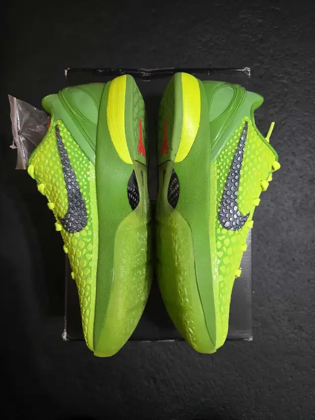 Kobe 6 Protro Grinch size 8 in Men's Shoes in Mississauga / Peel Region - Image 5