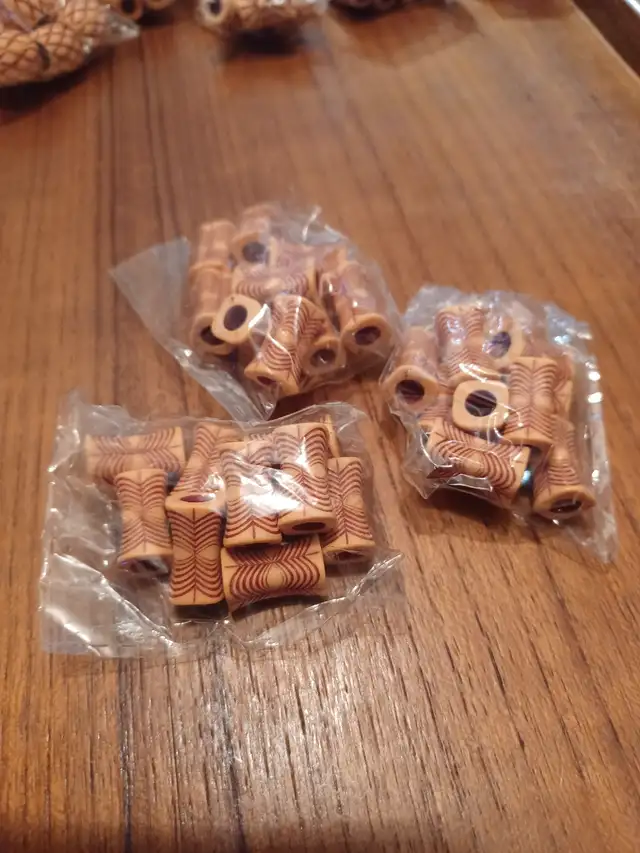 CRAFT BEADS FOR BRAIDS OR JEWELRY dans Loisirs et artisanat dans Région d’Oakville/Halton - Image 6