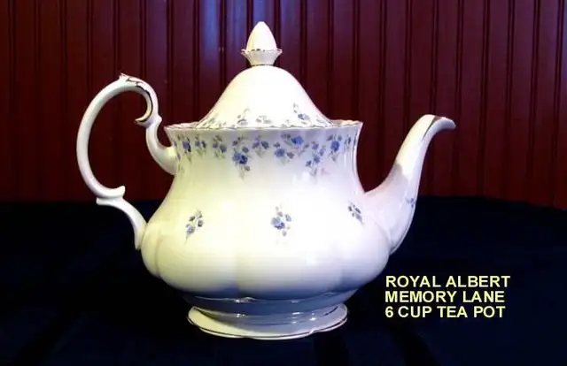 ROYAL ALBERT CHINA - AVALON in Arts & Collectibles in Moncton - Image 5