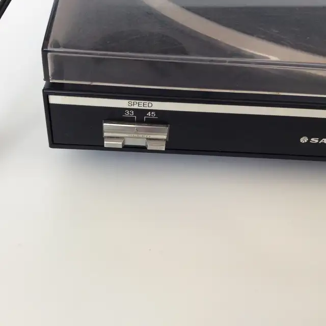 SANYO Auto Return Belt Drive Turntable TP W10 Not Tested. in General Electronics in Mississauga / Peel Region - Image 5