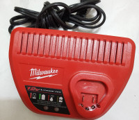 MILWAUKEE M12 LITHIUM ION BATTERY CHARGER