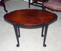 Antique Mahogany Pad-foot table