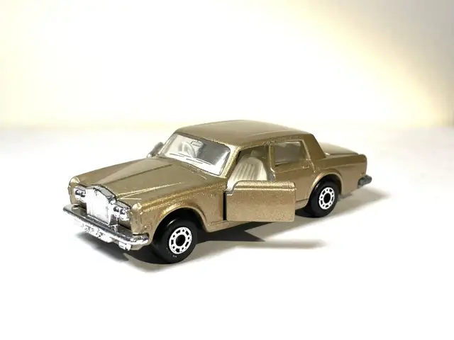 Vintage 1979 Matchbox Superfast Rolls Royce Silver Shadow Gold