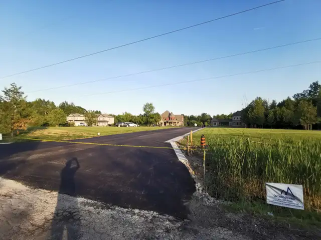 ASPHALT PAVING - COMMERCIAL & RESIDENTIAL62864360376835121