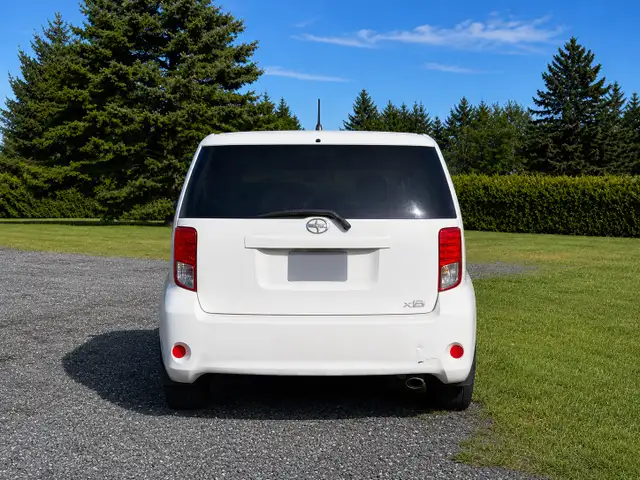 Scion xB 2011 à vendre in Cars & Trucks in Drummondville - Image 6
