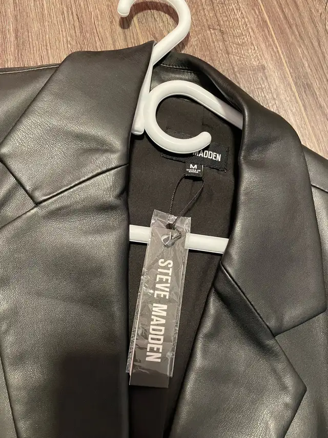 Steve Madden Women’s Leather Blazer/Jacket  in Women's - Tops & Outerwear in City of Toronto - Image 3