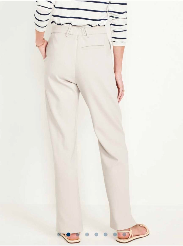 Old Navy Pants (Petite) in Women's - Bottoms in Ottawa - Image 2