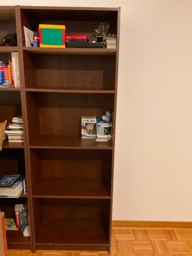Book case in Bookcases & Shelving Units in Longueuil / South Shore - Image 2
