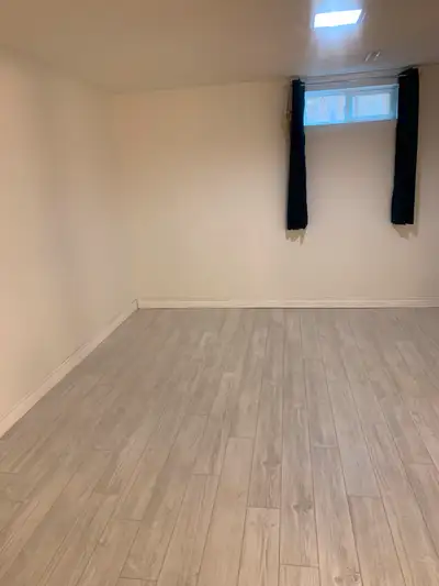 Spacious 800 sq feet basement suite for Rent in Glenbrook