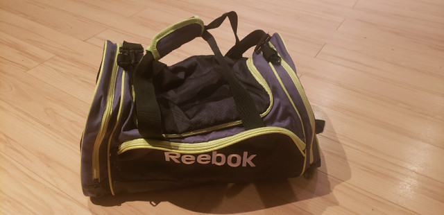 Reebok gym bag in Exercise Equipment in Oshawa / Durham Region