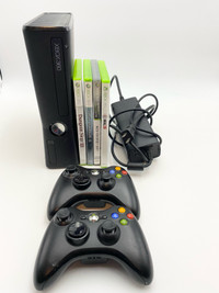 Xbox 360 Slim (1439) Bundle 2 Controllers + 4 Games