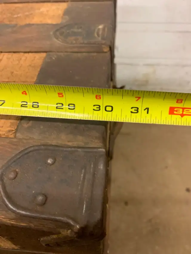 Antique steamer trunk. Coffee table!  in Coffee Tables in Norfolk County - Image 11