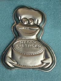 1982 Cookie Monster Cake tin Happy Birthday Cake 