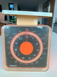 Hanson Mid-century Kitchen Scale