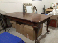 Belle grande table antique en vrai bois naturel.