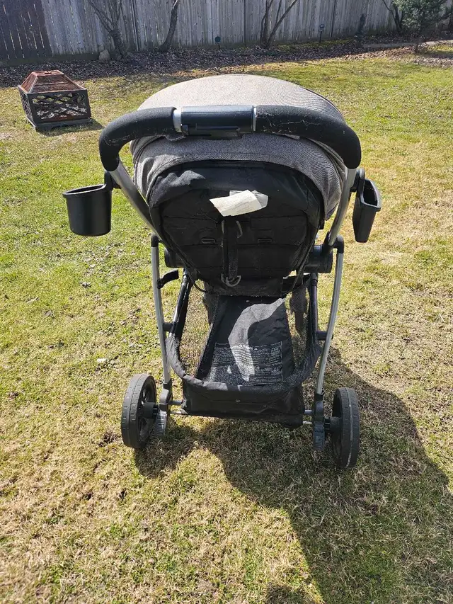 Graco Baby Stroller in Strollers, Carriers & Car Seats in Hamilton - Image 4