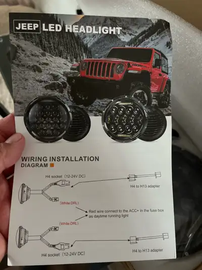 J’ai un set de lumiere de jeep a vendre dans la boite! Elle sont neuve jamais installer. A qui la ch...