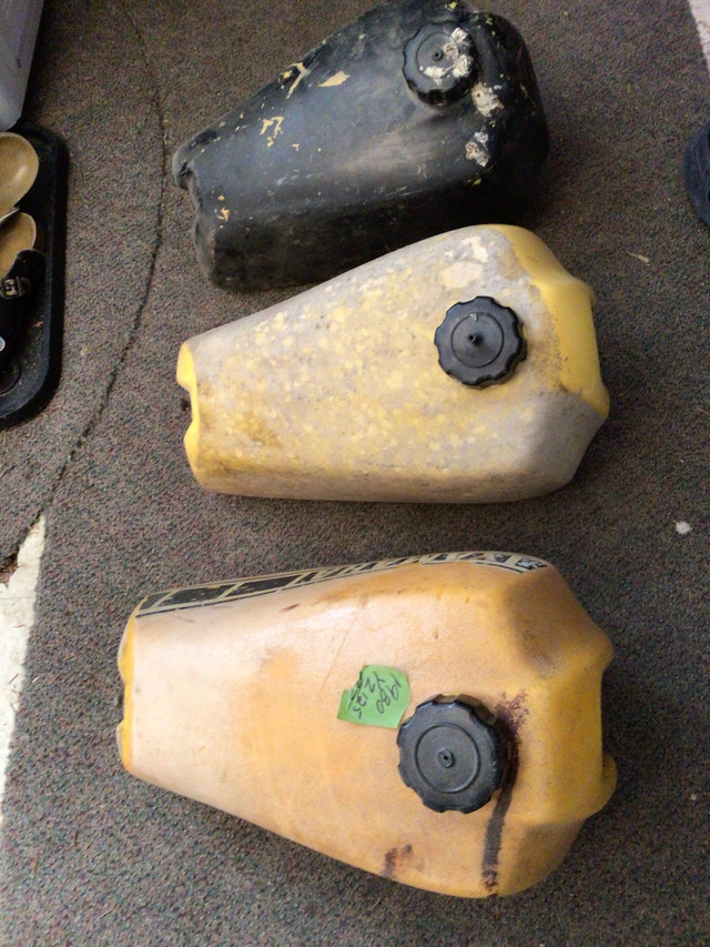 1980 1981 Yamaha YZ125 Gas Tanks in Motorcycle Parts & Accessories in Winnipeg - Image 2
