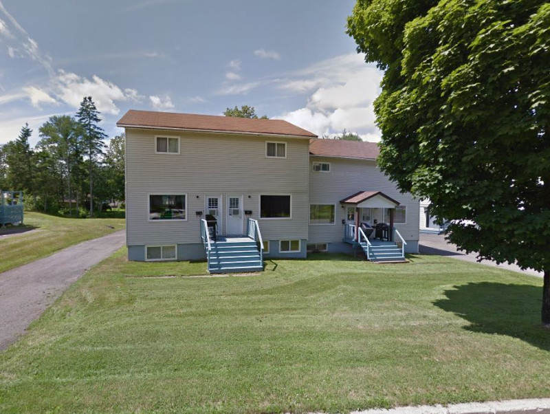 2Bedroom, 2Storey Apartment on Birch Crescent Long Term Rentals