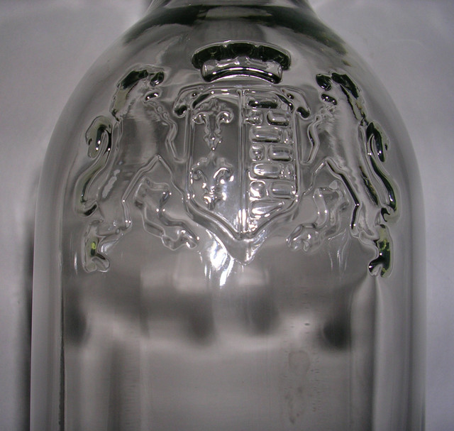 12 Clear Wine Bottles with "Coat of Arms" for bottling your wine in Hobbies & Crafts in St. Catharines