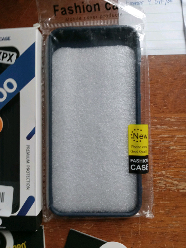 CELL PHONE ACCESSORIES RESALE LOT
New in Original packaging in Cell Phone Accessories in North Bay - Image 4