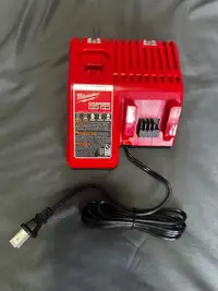 Milwaukee M18 / M12 Battery Charger (BRAND NEW) 