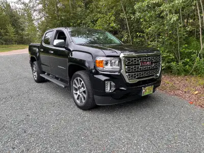 GMC Canyon Denali 4 Wheel Drive 3.6 litre gas 8 spd auto with tow/haul mode Remote vehicle start Hea...