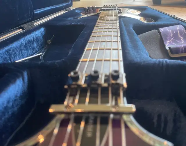Schecter Hellraiser C-1 FR Trans Purple Burst 2020 Korea in Guitars in Ottawa - Image 7