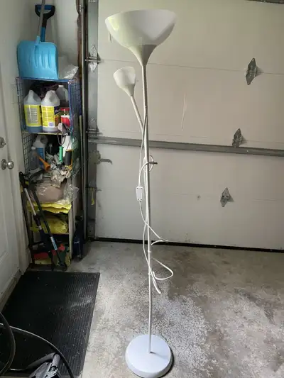Floor Standing Lamp $5, View more