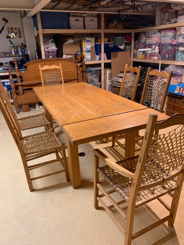 Solid Oak Dining Room Set with Corner Dining Room Cabinet in Dining Tables & Sets in Sarnia