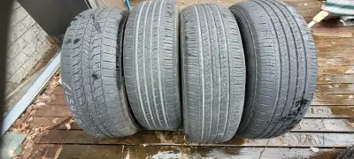 4 PNEUS D'ETE 225/65R17 3 PNEUS KUMHO ET 1 PNEU ALTIMAX each / chaque 30$ 4 SUMMER TIRES 225 65 R17...