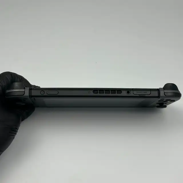 Nintendo Switch Console HAC-001 - 3136716 in Nintendo Switch in Laval / North Shore - Image 9