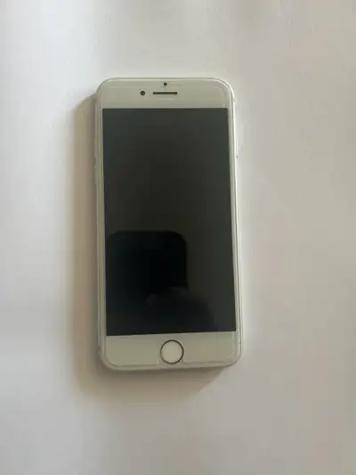 No longer needed, upgrade to a new phone Clean in good condition Comes with screen protector Feel fr...