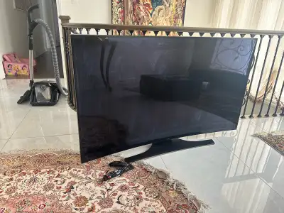Samsung smart Tv 65" curved, View more