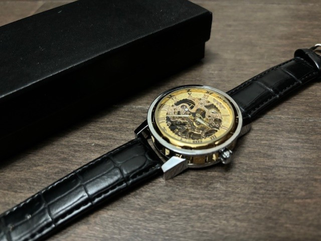 Gold Vintage Style Engraved Skeleton Watch in Jewellery & Watches in Markham / York Region - Image 2